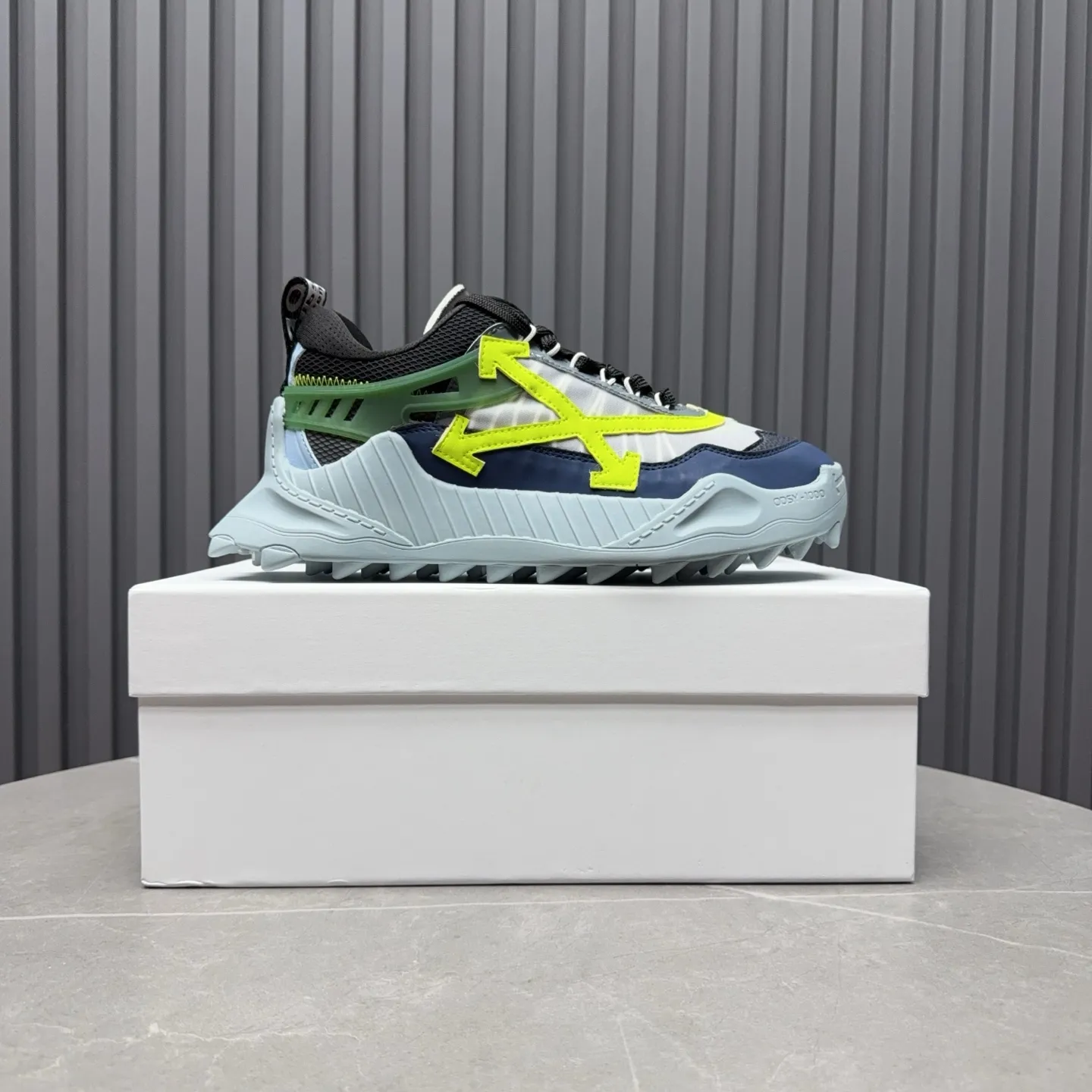 【OFF WHITE】P: 680💰Couple model, Size: Female 35-40; Male 39-44 (customized at 45.46) 2025SS trendy brand OFF WHITE classic popular model, combined outsole, official website original 1:1 developed top-level copy, ️Selected imported high-mercerized matte cowhide splicing breathable mesh ✔️Breathable lining, breathable and comfortable, simple and personalized design, official website rubber outsole.